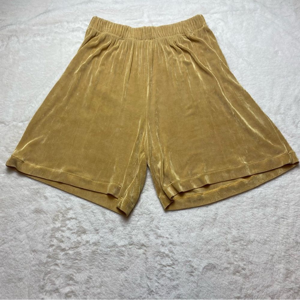 BCBG Paris Knits Vintage Gold Tone Shimmering Pull On Shorts